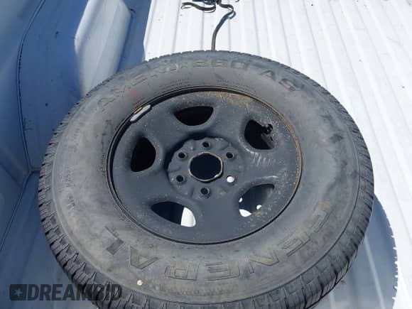 2002 Chevrolet Silverado 1500 LS with VIN 1GCEC19T22Z114628, listed as a IAAI auction lot 42391345 with 175,385 mi miles and . Bid and sale history available at DreamBid. Image 12.