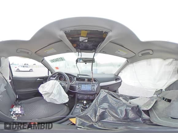 2018 Volkswagen Tiguan S с VIN 3VV1B7AX6JM037461, выставлен на аукционе Copart как лот 81704745 с пробегом 102 243 миль миль и Списание • Salvage title. История ставок и продаж доступна на DreamBid. Изображение 15.