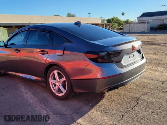 2018 Honda Accord Touring с VIN 1HGCV1F9XJA076588, выставлен на аукционе Copart как лот 90057425 с пробегом 99 472 миль миль и Чистый • Clean title. История ставок и продаж доступна на DreamBid. Изображение 3.