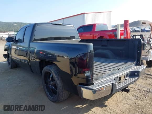 2010 Chevrolet Silverado 1500 LTZ with VIN 1GCSCTE02AZ288434, listed as a IAAI auction lot 43145197 with 126,988 mi miles and . Bid and sale history available at DreamBid. Image 3.