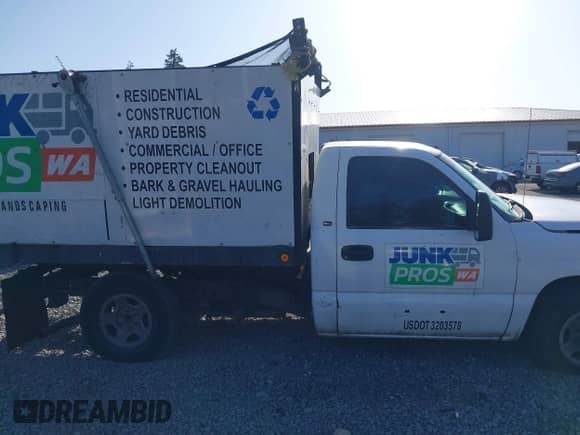 2001 GMC Sierra 1500 SLE with VIN 1GTEC14V21E285975, listed as a IAAI auction lot 42095410 with 101,285 mi miles and . Bid and sale history available at DreamBid. Image 13.