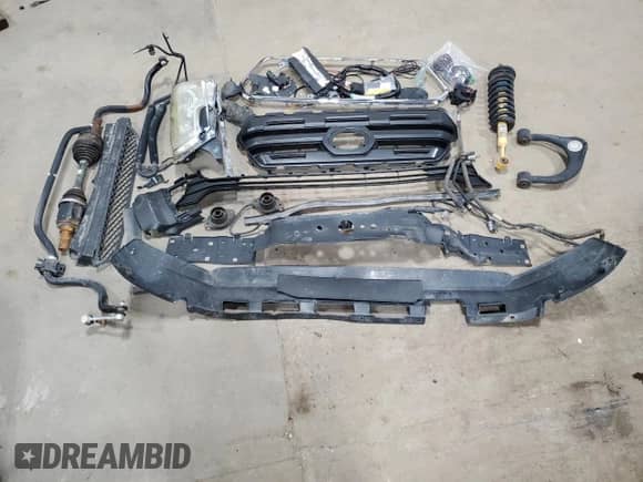 2017 Toyota Tacoma SR5 with VIN 3TMDZ5BNXHM035599, listed as a Copart auction lot 84277785 with 18,278 mi miles and Salvage title. Bid and sale history available at DreamBid. Image 12.