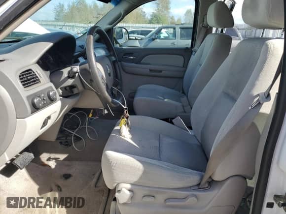 2009 Chevrolet Suburban with VIN 1GNGK46K59R251346, listed as a Copart auction lot 73715854 with 293,538 mi miles and Salvage title. Bid and sale history available at DreamBid. Image 7.