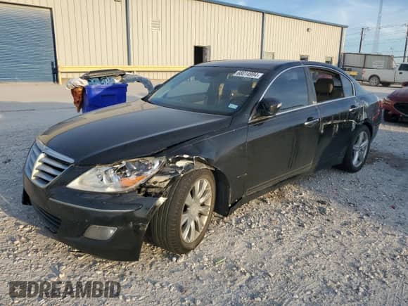 2009 Hyundai Genesis z VIN KMHGC46E19U020470, wystawiony jako Copart lot #68014994 z przebiegiem 181 643 mil mil oraz Szkoda całkowita • Salvage title. Historia ofert i sprzedaży dostępna na DreamBid. Obrazek 1.