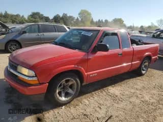 2003 Chevrolet S-10 LS с VIN 1GCCS19HX38257355, выставлен на аукционе Copart как лот 84028535 с пробегом 135 917 миль миль и Списание • Salvage title. История ставок и продаж доступна на DreamBid. Изображение 1.