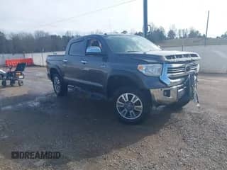 2017 Toyota Tundra Platinum с VIN 5TFAY5F15HX627757, выставлен на аукционе IAAI как лот 41155707 с пробегом 90 675 миль миль и . История ставок и продаж доступна на DreamBid. Изображение 1.
