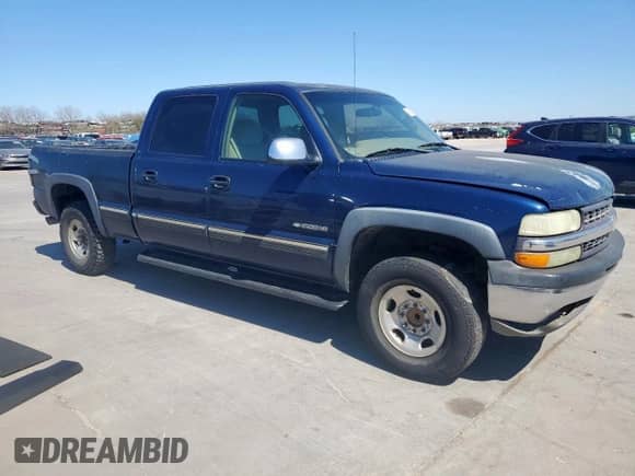 2002 Chevrolet Silverado 1500HD LS with VIN 1GCGC13U12F211721, listed as a Copart auction lot 49578355 with 285,968 mi miles and Salvage title. Bid and sale history available at DreamBid. Image 4.