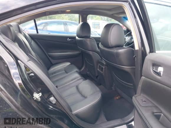 2014 Nissan Maxima SV z VIN 1N4AA5AP6EC493365, wystawiony jako IAAI lot #42701081 z przebiegiem 291 022 mil mil oraz . Historia ofert i sprzedaży dostępna na DreamBid. Obrazek 8.