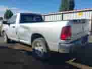 2010 Dodge 1500 Sport z VIN 3D7JV1ET4AG106498, wystawiony jako IAAI lot #40344688 z przebiegiem 158 660 mil mil oraz . Historia ofert i sprzedaży dostępna na DreamBid. Obrazek 3.