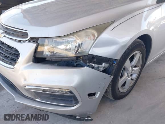 2015 Chevrolet Cruze LT с VIN 1G1PC5SB5F7265894, выставлен на аукционе IAAI как лот 43230200 с пробегом 108 858 миль миль и . История ставок и продаж доступна на DreamBid. Изображение 6.