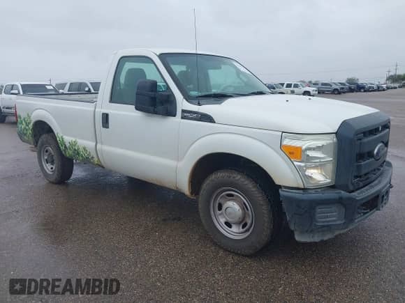2014 Ford F-250 XL z VIN 1FTBF2A68EEB42936, wystawiony jako IAAI lot #43164830 z przebiegiem 69 277 mil mil oraz . Historia ofert i sprzedaży dostępna na DreamBid. Obrazek 1.