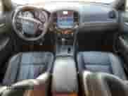 2013 Chrysler 300 S z VIN 2C3CCABT1DH698500, wystawiony jako Copart lot #43929195 z przebiegiem 95 376 mil mil oraz Szkoda całkowita • Salvage title. Historia ofert i sprzedaży dostępna na DreamBid. Obrazek 8.