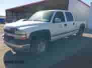 2002 Chevrolet Silverado 2500HD LS z VIN 1GCHK23162F190237, wystawiony jako IAAI lot #43517867 z przebiegiem 272 831 mil mil oraz . Historia ofert i sprzedaży dostępna na DreamBid. Obrazek 2.