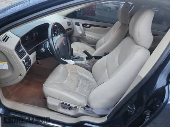 2004 Volvo S60 с VIN YV1RS59V042375033, выставлен на аукционе Copart как лот 84001405 с пробегом 198 457 миль миль и Списание • Salvage title. История ставок и продаж доступна на DreamBid. Изображение 7.