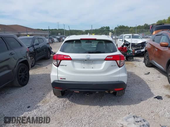 2020 Honda HR-V LX z VIN 3CZRU6H35LM737882, wystawiony jako IAAI lot #43215771 z przebiegiem 141 657 mil mil oraz . Historia ofert i sprzedaży dostępna na DreamBid. Obrazek 17.