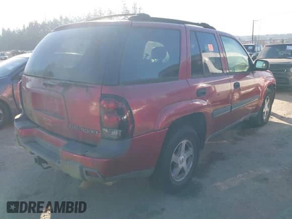 2002 Chevrolet TrailBlazer LS z VIN 1GNDT13S722423460, wystawiony jako IAAI lot #41401201 z przebiegiem 203 385 mil mil oraz . Historia ofert i sprzedaży dostępna na DreamBid. Obrazek 4.