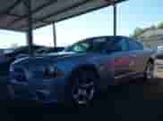 2013 Dodge Charger SXT с VIN 2C3CDXHG0DH725745, выставлен на аукционе IAAI как лот 43466038 с пробегом 105 591 миль миль и . История ставок и продаж доступна на DreamBid. Изображение 2.