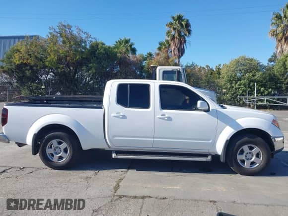 2007 Nissan Frontier SE z VIN 1N6AD09U37C450276, wystawiony jako IAAI lot #43422924 z przebiegiem 183 858 mil mil oraz . Historia ofert i sprzedaży dostępna na DreamBid. Obrazek 14.