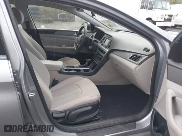 2015 Hyundai Sonata SE with VIN 5NPE24AFXFH164748, listed as a IAAI auction lot 43392570 with 141,807 mi miles and . Bid and sale history available at DreamBid. Image 5.