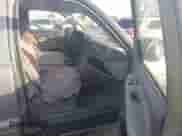 2000 Chevrolet Suburban LT z VIN 3GNGC26U7YG189093, wystawiony jako IAAI lot #41129079 z przebiegiem 346 765 mil mil oraz . Historia ofert i sprzedaży dostępna na DreamBid. Obrazek 5.