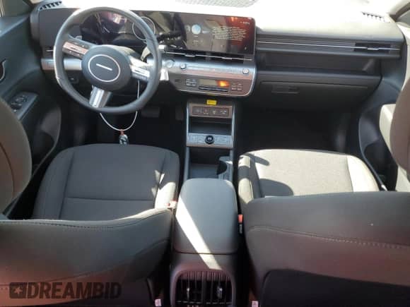 2025 Hyundai Kona SEL с VIN KM8HC3A60SU030878, выставлен на аукционе Copart как лот 69259435 с пробегом 821 миль миль и Списание • Salvage title. История ставок и продаж доступна на DreamBid. Изображение 8.