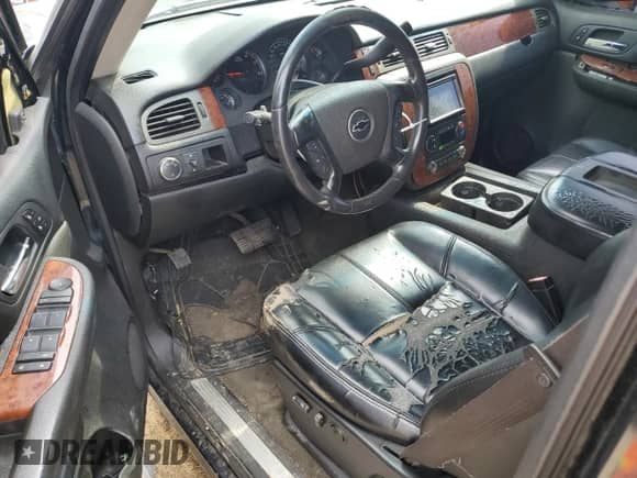 2008 Chevrolet Tahoe LTZ with VIN 1GNFC13J58R130236, listed as a Copart auction lot 68147295 with 293,618 mi miles and Clean title. Bid and sale history available at DreamBid. Image 8.