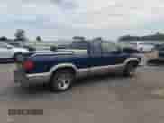 1998 Chevrolet S-10 LS z VIN 1GCCS19X6W8252312, wystawiony jako Copart lot #67436335 z przebiegiem 201 487 mil mil oraz Szkoda całkowita • Salvage title. Historia ofert i sprzedaży dostępna na DreamBid. Obrazek 3.