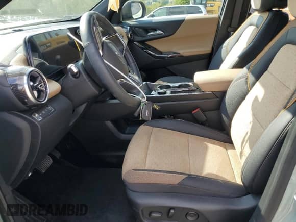 2025 Chevrolet Equinox AWD ACTIV z VIN 3GNAXSEGXSL124954, wystawiony jako Copart lot #81660655 z przebiegiem 4 985 mil mil oraz Szkoda całkowita • Salvage title. Historia ofert i sprzedaży dostępna na DreamBid. Obrazek 7.