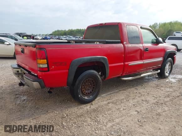 2003 GMC Sierra 1500 SLE с VIN 2GTEK19T031363944, выставлен на аукционе IAAI как лот 42006770 с пробегом 197 246 миль миль и . История ставок и продаж доступна на DreamBid. Изображение 4.