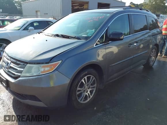 2013 Honda Odyssey EX с VIN 5FNRL5H41DB033471, выставлен на аукционе IAAI как лот 43274449 с пробегом 214 131 миль миль и . История ставок и продаж доступна на DreamBid. Изображение 17.