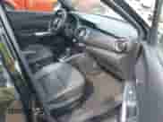 2020 Nissan Kicks SR z VIN 3N1CP5DV2LL533716, wystawiony jako IAAI lot #43085664 z przebiegiem 65 396 mil mil oraz . Historia ofert i sprzedaży dostępna na DreamBid. Obrazek 5.