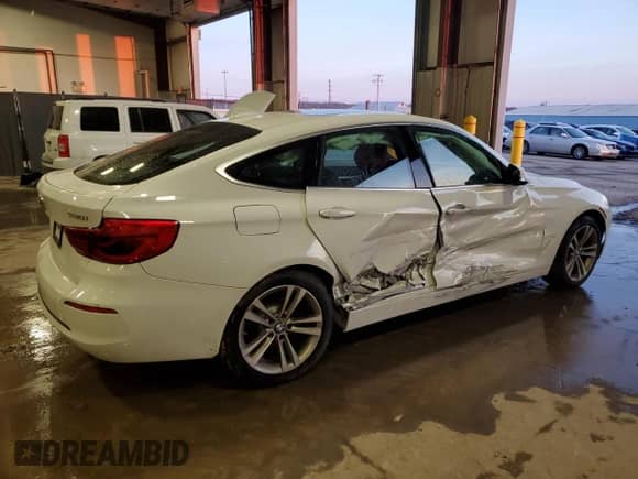 2018 BMW 3 Series 330i xDrive z VIN WBA8Z9C5XJG828289, wystawiony jako Copart lot #42535195 z przebiegiem 57 623 mil mil oraz Szkoda całkowita • Salvage title. Historia ofert i sprzedaży dostępna na DreamBid. Obrazek 3.