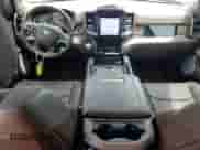 2025 Ram 1500 Limited z VIN 1C6SRFHP6SN638365, wystawiony jako Copart lot #64762775 z przebiegiem 2 129 mil mil oraz Szkoda całkowita • Salvage title. Historia ofert i sprzedaży dostępna na DreamBid. Obrazek 8.