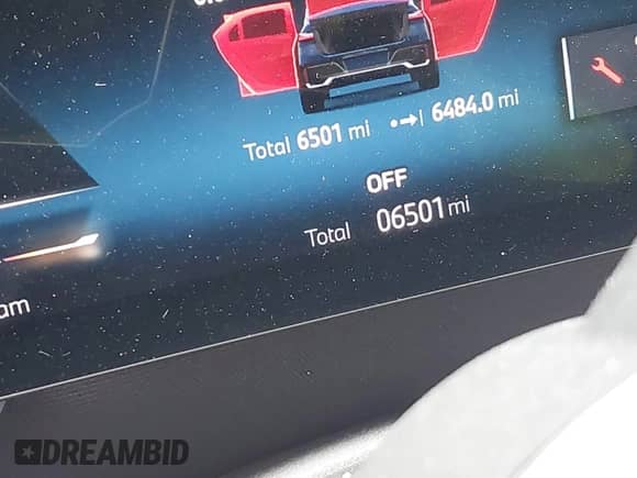 2025 BMW 7 Series with VIN WBA43EH09SCU64980, listed as a IAAI auction lot 43245300 with 6,501 mi miles and . Bid and sale history available at DreamBid. Image 15.