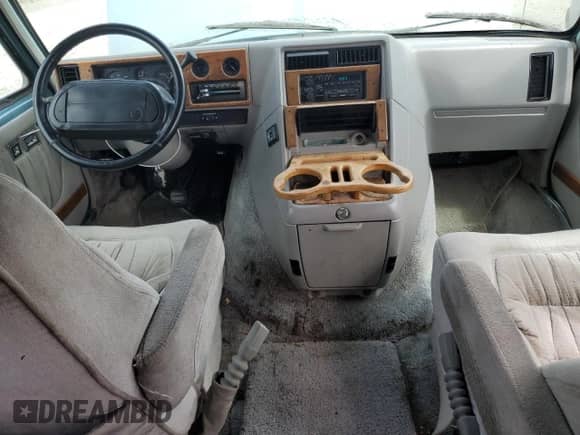 1995 Chevrolet Chevy Van с VIN 1GBEG25K3SF203492, выставлен на аукционе Copart как лот 60532005 с пробегом 139 803 миль миль и Чистый • Clean title. История ставок и продаж доступна на DreamBid. Изображение 8.