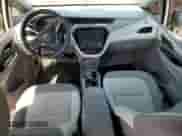 2020 Chevrolet Bolt EV Premier z VIN 1G1FZ6S09L4141221, wystawiony jako Copart lot #64476453 z przebiegiem Nie podano mil oraz . Historia ofert i sprzedaży dostępna na DreamBid. Obrazek 8.