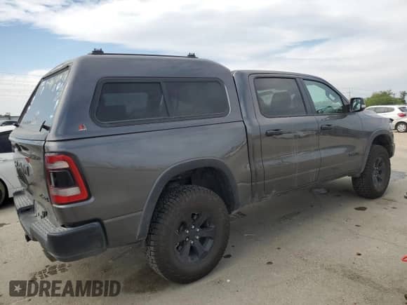 2022 Ram 1500 Rebel z VIN 1C6SRFLM6NN295638, wystawiony jako Copart lot #66517483 z przebiegiem 26 365 mil mil oraz Szkoda całkowita • Salvage title. Historia ofert i sprzedaży dostępna na DreamBid. Obrazek 3.