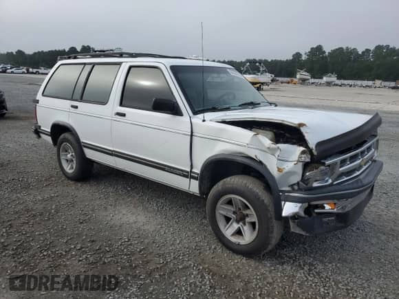 1994 Chevrolet Blazer с VIN 1GNCS13W4R0182822, выставлен на аукционе Copart как лот 64364725 с пробегом 130 925 миль миль и Списание • Salvage title. История ставок и продаж доступна на DreamBid. Изображение 4.