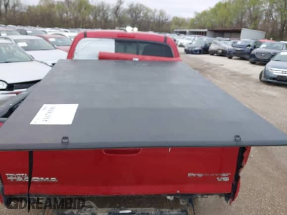 2002 Dodge Dakota with VIN 1B7FL36Z12S658751, listed as a IAAI auction lot 41678588 with 47,685 mi miles and . Bid and sale history available at DreamBid. Image 12.