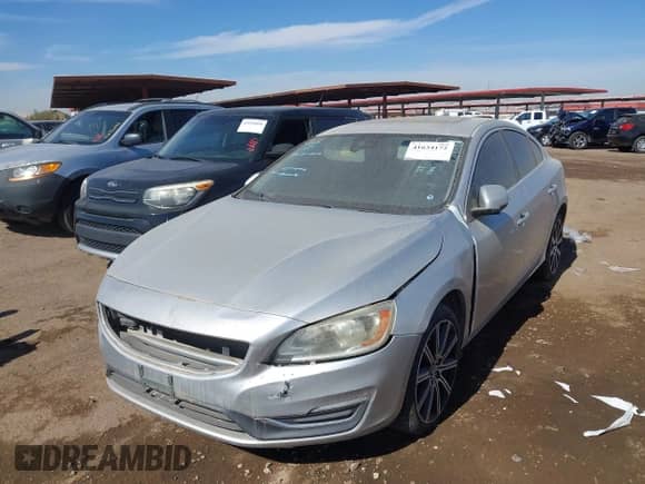 2014 Volvo S60 T5 с VIN YV1612FS2E1284271, выставлен на аукционе IAAI как лот 41634172 с пробегом 137 924 миль миль и . История ставок и продаж доступна на DreamBid. Изображение 2.