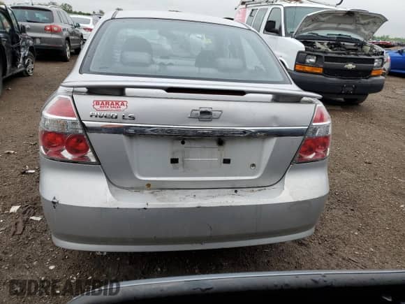 2008 Chevrolet Aveo LS z VIN KL1TD56658B039538, wystawiony jako Copart lot #57320035 z przebiegiem 173 216 mil mil oraz Szkoda całkowita • Salvage title. Historia ofert i sprzedaży dostępna na DreamBid. Obrazek 6.