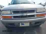 2004 Chevrolet Blazer LS z VIN 1GNDT13X44K124975, wystawiony jako IAAI lot #42881375 z przebiegiem 135 100 mil mil oraz . Historia ofert i sprzedaży dostępna na DreamBid. Obrazek 6.