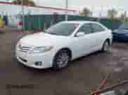 2011 Toyota Camry LE z VIN 4T4BF3EK7BR121804, wystawiony jako IAAI lot #43501491 z przebiegiem 82 376 mil mil oraz . Historia ofert i sprzedaży dostępna na DreamBid. Obrazek 17.