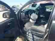2023 Toyota Tacoma SR z VIN 3TMCZ5AN1PM575595, wystawiony jako IAAI lot #43173370 z przebiegiem 44 408 mil mil oraz . Historia ofert i sprzedaży dostępna na DreamBid. Obrazek 5.
