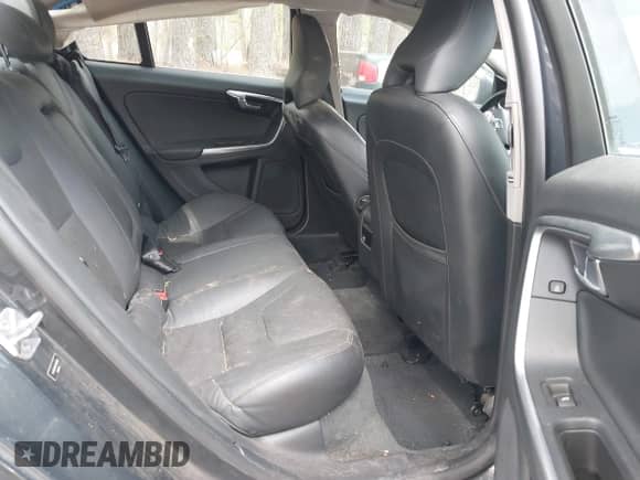 2015 Volvo S60 T5 Premier с VIN YV1612TB2F1307263, выставлен на аукционе IAAI как лот 42002548 с пробегом 107 433 миль миль и . История ставок и продаж доступна на DreamBid. Изображение 8.