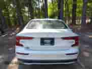 2024 Volvo S60 Core Dark Theme z VIN 7JRL12TK3RG318591, wystawiony jako IAAI lot #42562364 z przebiegiem 17 170 mil mil oraz . Historia ofert i sprzedaży dostępna na DreamBid. Obrazek 16.