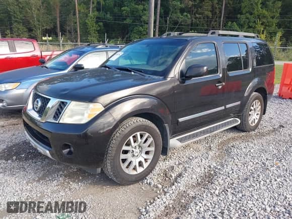 2011 Nissan Pathfinder LE z VIN 5N1AR1NN9BC610416, wystawiony jako IAAI lot #43388796 z przebiegiem 213 917 mil mil oraz . Historia ofert i sprzedaży dostępna na DreamBid. Obrazek 2.
