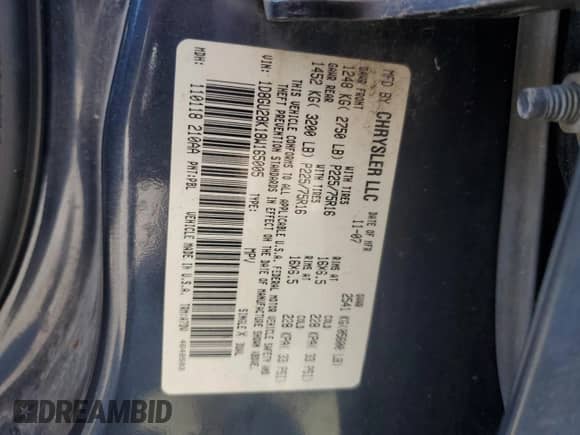 2008 Dodge Nitro SXT z VIN 1D8GU28K18W165005, wystawiony jako Copart lot #69063275 z przebiegiem 172 278 mil mil oraz Szkoda całkowita • Salvage title. Historia ofert i sprzedaży dostępna na DreamBid. Obrazek 13.