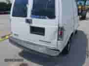 2005 Chevrolet Astro Cargo z VIN 1GCDM19X95B119446, wystawiony jako IAAI lot #41944389 z przebiegiem 299 762 mil mil oraz . Historia ofert i sprzedaży dostępna na DreamBid. Obrazek 6.