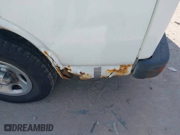 2008 Chevrolet Express Cargo with VIN 1GCFG15XX81227980, listed as a IAAI auction lot 42970870 with 152,653 mi miles and . Bid and sale history available at DreamBid. Image 6.